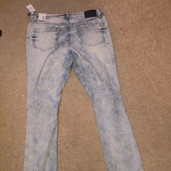 NWT Destressed jeans - Picture 2 of 10